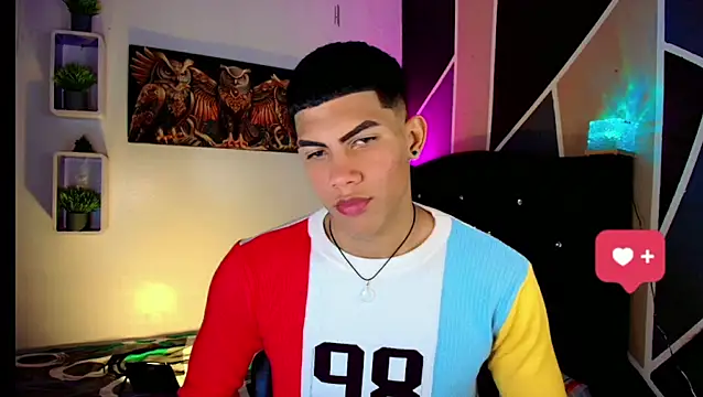 Snapshot of Damian_latinxxx chatting on March 2025 03:04:01 AM Damian latinxxx online show from March 2025 03:04:01 AM
