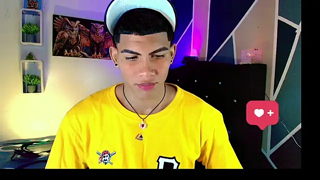 Snapshot of Damian_latinxxx chatting on March 2025 01:32:01 AM Damian latinxxx online show from March 2025 01:32:01 AM