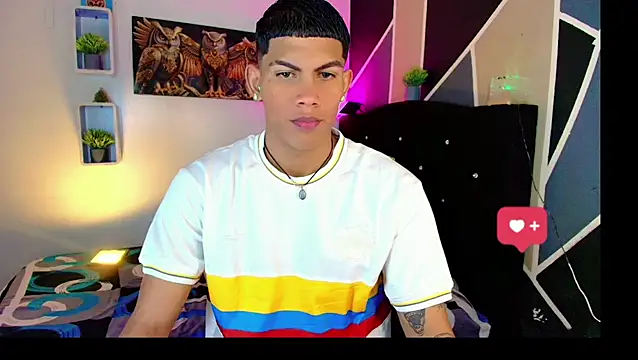 Snapshot of Damian_latinxxx chatting on March 2025 03:01:02 AM Damian latinxxx online show from March 2025 03:01:02 AM