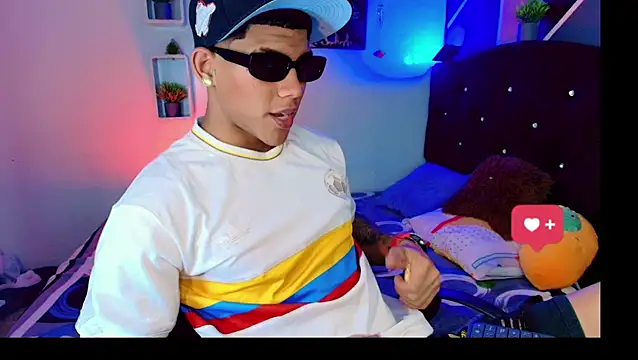 Snapshot of Damian_latinxxx chatting on March 2025 09:12:02 AM Damian latinxxx online show from March 2025 09:12:02 AM