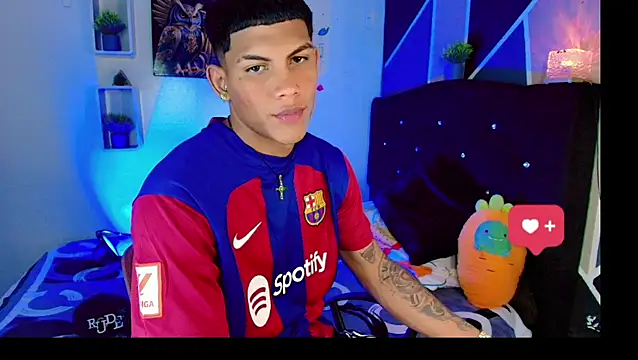 Snapshot of Damian_latinxxx chatting on March 2025 09:24:02 AM Damian latinxxx online show from March 2025 09:24:02 AM