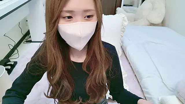 Snapshot of -SHINON- chatting on January 2025 02:30:02 PM -SHINON- online show from January 2025 02:30:02 PM