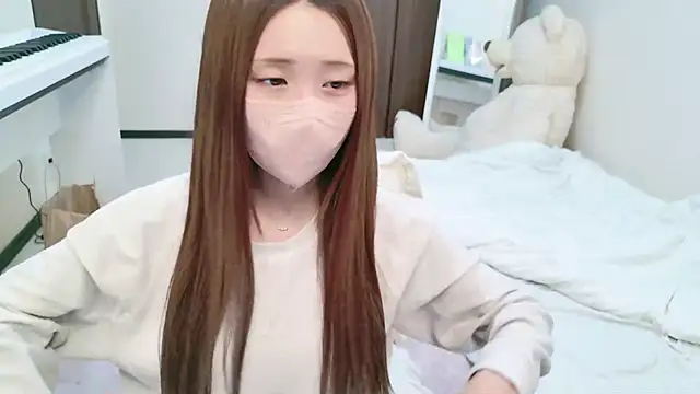 Snapshot of -SHINON- chatting on February 2025 01:25:02 PM -SHINON- online show from February 2025 01:25:02 PM
