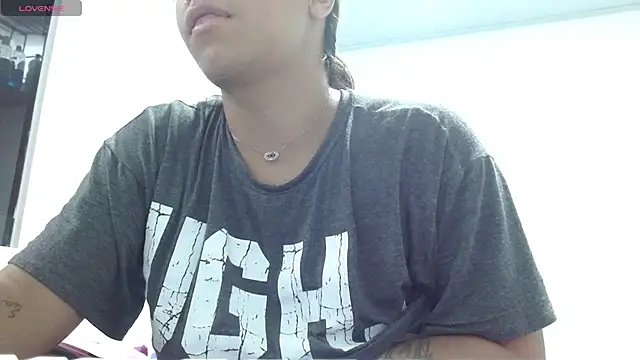 Snapshot of Kamilasalazar chatting on September 2025 07:58:02 PM Kamilasalazar online show from September 2025 07:58:02 PM