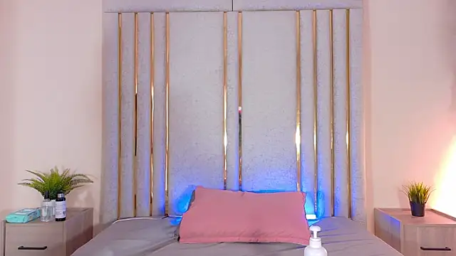 Snapshot of Isabellsmmith chatting on January 2025 06:43:01 PM Isabellsmmith online show from January 2025 06:43:01 PM