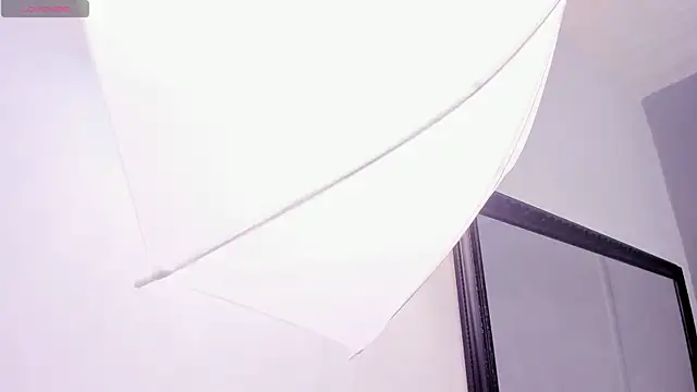 Snapshot of Isabellsmmith chatting on February 2025 03:41:01 AM Isabellsmmith online show from February 2025 03:41:01 AM