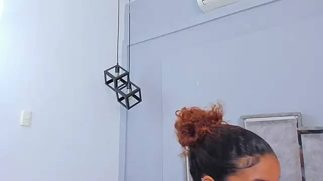 Snapshot of Isabellsmmith chatting on March 2025 03:52:01 AM Isabellsmmith online show from March 2025 03:52:01 AM