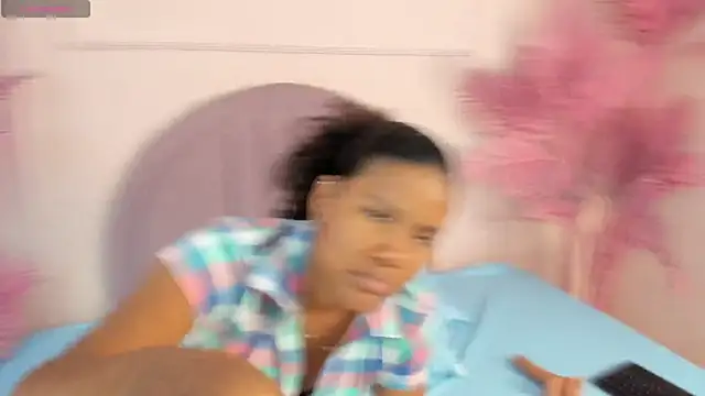 Snapshot of Isabellsmmith chatting on October 2025 07:36:01 PM Isabellsmmith online show from October 2025 07:36:01 PM