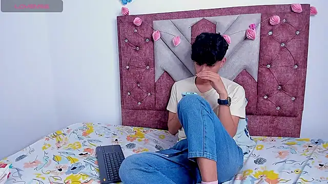 Santy carrington online show from March 2025 12:53:01 AM