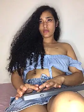 Snapshot of jaderossxx chatting on January 2025 04:13:01 AM jaderossxx online show from January 2025 04:13:01 AM