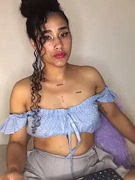 Snapshot of jaderossxx chatting on February 2025 10:13:01 PM jaderossxx online show from February 2025 10:13:01 PM