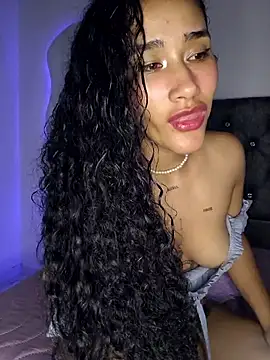 Snapshot of jaderossxx chatting on May 2026 03:24:02 AM jaderossxx online show from May 2026 03:24:02 AM