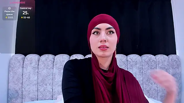 Snapshot of fatimarab chatting on April 2026 08:00:02 PM fatimarab online show from April 2026 08:00:02 PM