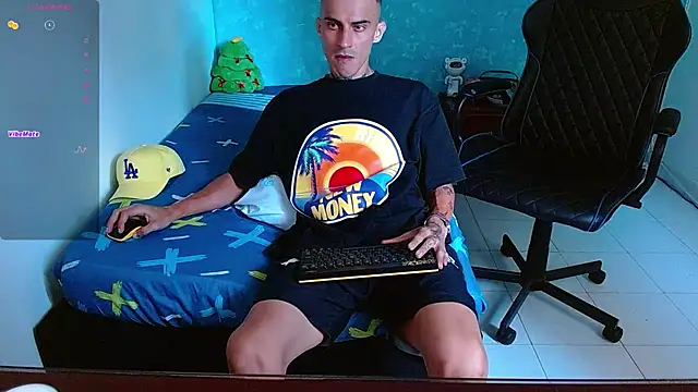 Snapshot of bray_hotboy777 chatting on December 2024 08:47:02 PM bray hotboy777 online show from December 2024 08:47:02 PM