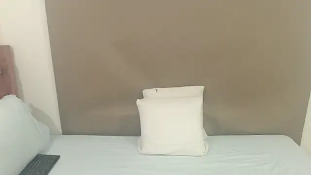 Snapshot of kimberlyjamexxx chatting on March 2026 04:35:01 AM kimberlyjamexxx online show from March 2026 04:35:01 AM