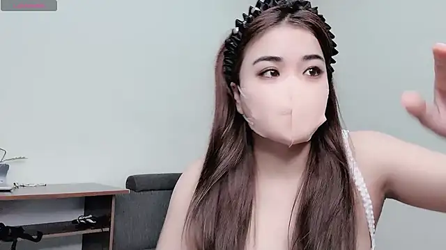 Snapshot of LyLy_Office chatting on January 2025 02:57:01 AM LyLy Office online show from January 2025 02:57:01 AM