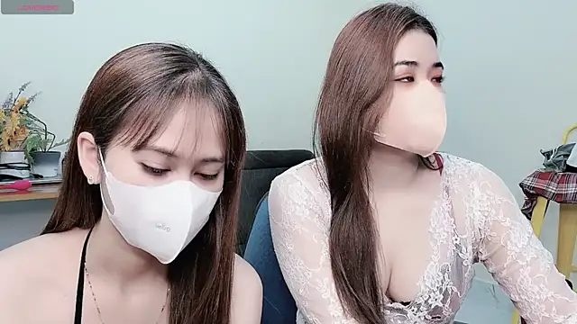 Snapshot of LyLy_Office chatting on March 2025 02:30:01 AM LyLy Office online show from March 2025 02:30:01 AM