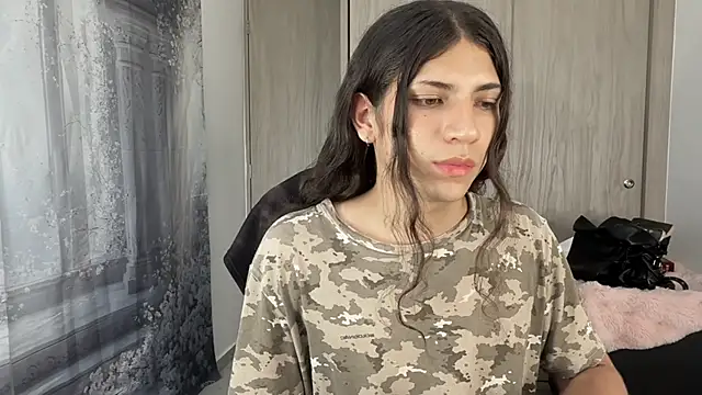 Snapshot of gabriel__manson chatting on November 2025 10:21:01 PM gabriel manson online show from November 2025 10:21:01 PM