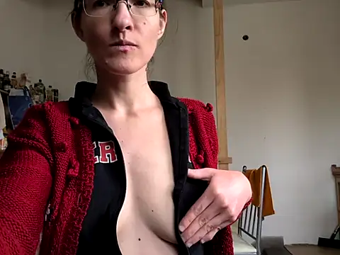 Snapshot of Milky_hairy_mommy chatting on March 2025 10:07:02 AM Milky hairy mommy online show from March 2025 10:07:02 AM