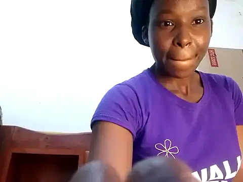 Snapshot of Claris2 chatting on October 2025 08:09:02 PM Claris2 online show from October 2025 08:09:02 PM