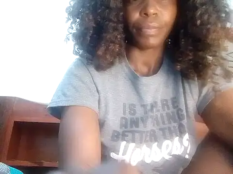 Snapshot of Claris2 chatting on October 2025 03:40:01 AM Claris2 online show from October 2025 03:40:01 AM