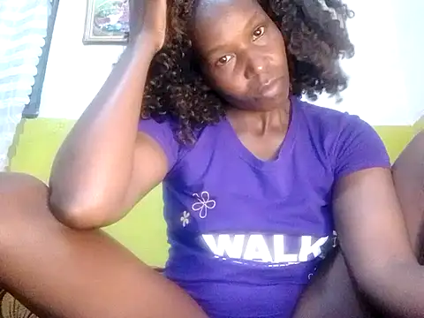 Snapshot of Claris2 chatting on October 2025 08:03:02 PM Claris2 online show from October 2025 08:03:02 PM