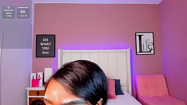 Britanymooree online show from October 2025 08:31:01 PM