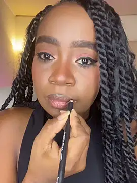 Britanymooree online show from February 2026 08:17:02 PM