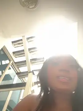 Britanymooree online show from April 2026 06:53:02 PM