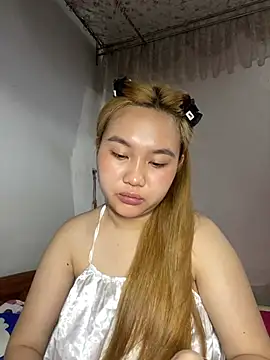 Snapshot of Odette68 chatting on April 2026 02:27:02 AM Odette68 online show from April 2026 02:27:02 AM