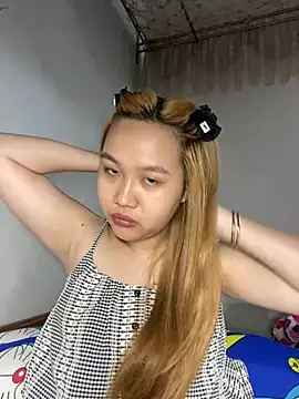 Snapshot of Odette68 chatting on May 2026 01:11:02 AM Odette68 online show from May 2026 01:11:02 AM