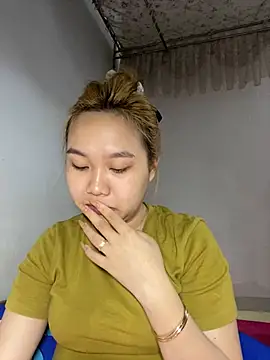 Snapshot of Odette68 chatting on May 2026 12:05:01 AM Odette68 online show from May 2026 12:05:01 AM