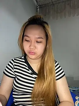Snapshot of Odette68 chatting on June 2026 12:45:02 AM Odette68 online show from June 2026 12:45:02 AM