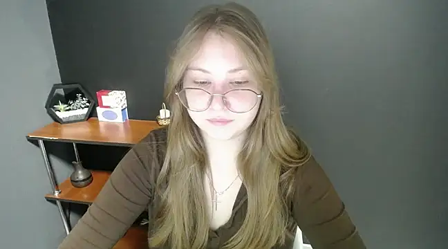 lady minx online show from February 2025 07:44:01 AM