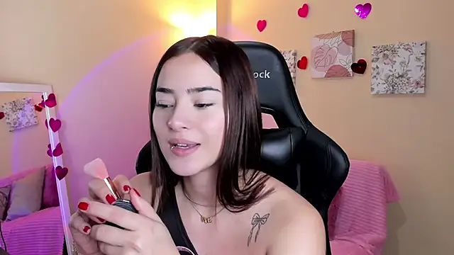 Veronica isaza   online show from March 2025 01:26:02 PM