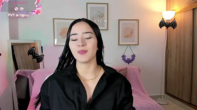 Veronica isaza   online show from October 2025 01:22:01 PM