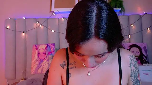 AmbarHills 1 online show from November 2025 11:42:02 AM