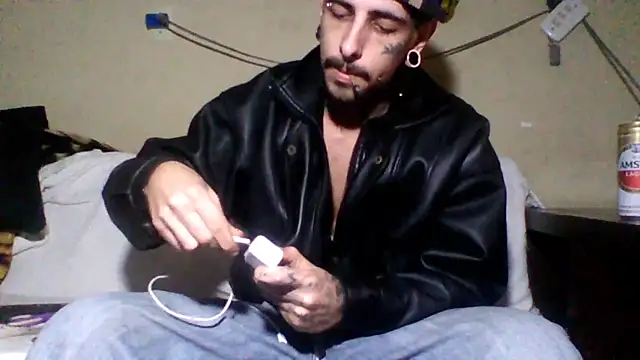 Snapshot of sellvageria chatting on June 2026 10:14:02 PM sellvageria online show from June 2026 10:14:02 PM