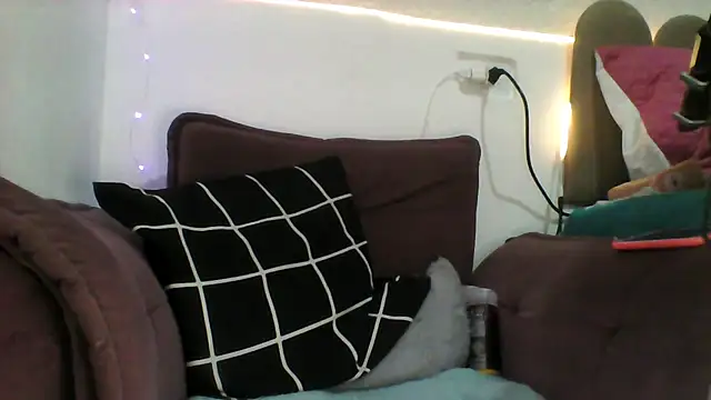 PollyCrush online show from October 2025 11:37:01 PM