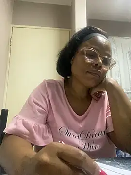 Snapshot of Nomthie chatting on March 2025 11:20:01 PM Nomthie online show from March 2025 11:20:01 PM