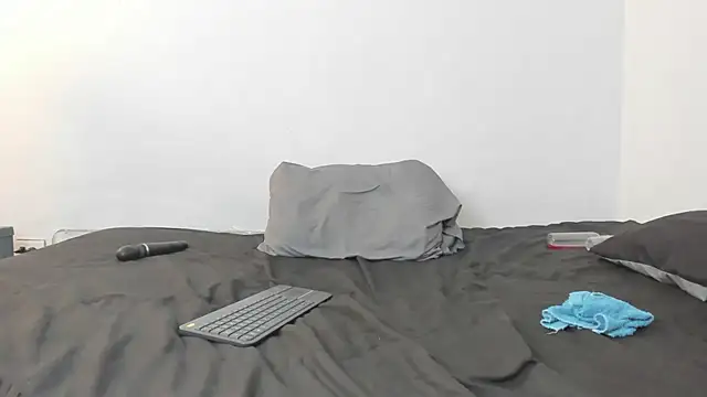 evanandsunny online show from December 2024 06:16:01 PM