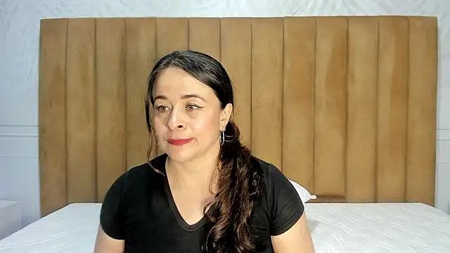 Daphne81  online show from January 2025 08:17:01 AM