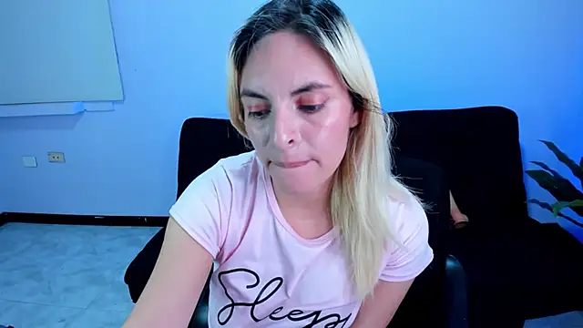 Kathia Brooks  online show from January 2025 12:14:02 AM