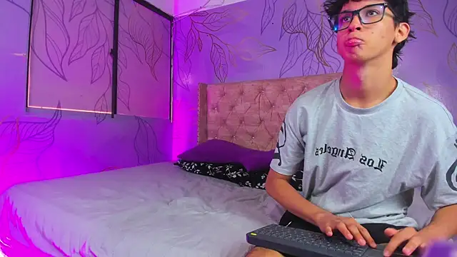 Theskinnyboys online show from March 2025 01:24:02 PM