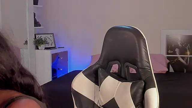 SavannahWildee online show from December 2024 07:23:01 PM