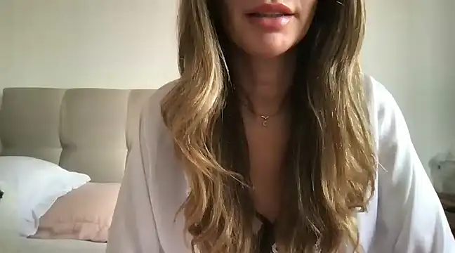 paolajonez online show from January 2025 12:04:02 PM