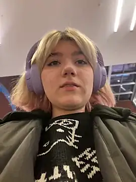 Baby  Naughty online show from December 2024 05:09:01 PM