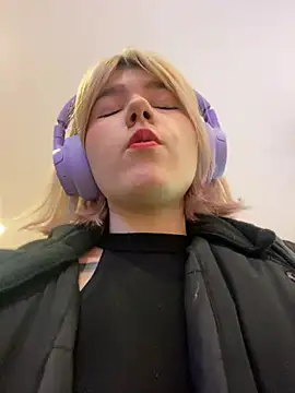 Baby  Naughty online show from December 2024 01:40:02 PM