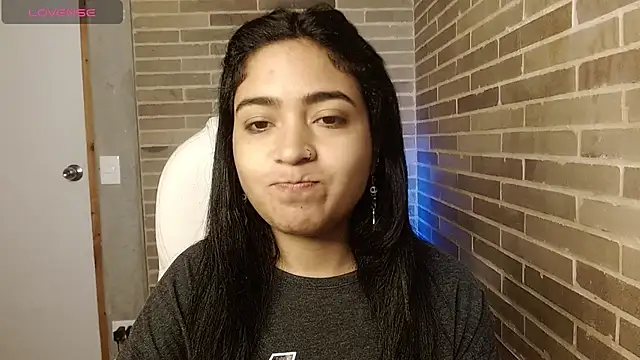 helenacyruss online show from February 2026 12:00:01 PM