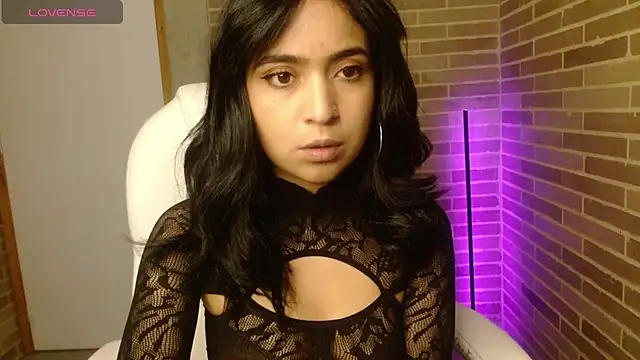 helenacyruss online show from February 2026 07:10:01 PM